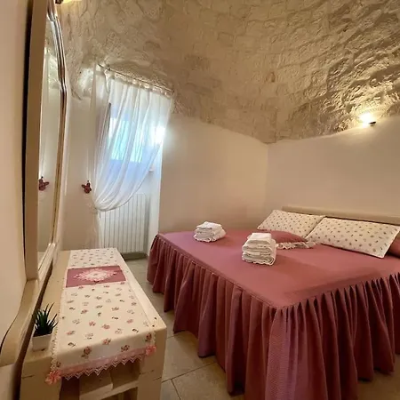 Valle D'itria Trullo Sovrano Sul Monte