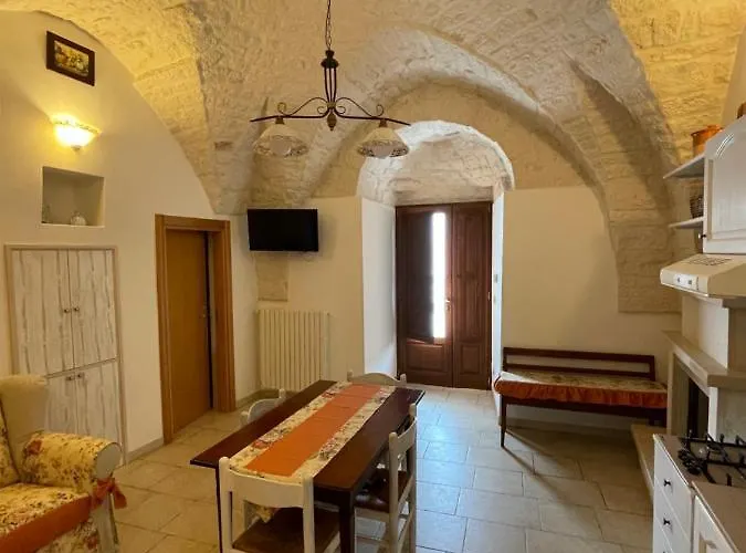 Valle D'itria Trullo Sovrano Sul Monte Villa