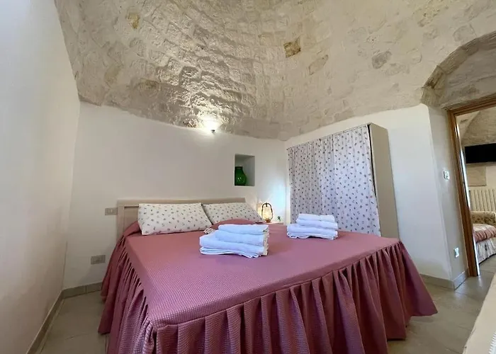 Valle D'itria Trullo Sovrano Sul Monte