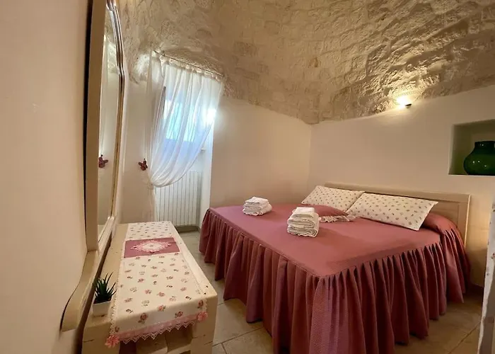 Valle D'itria Trullo Sovrano Sul Monte